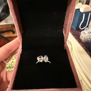 Elegant Women's Ring